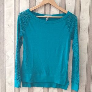LIGHTWEIGHT SWEATER WITH CROCHET DETAIL